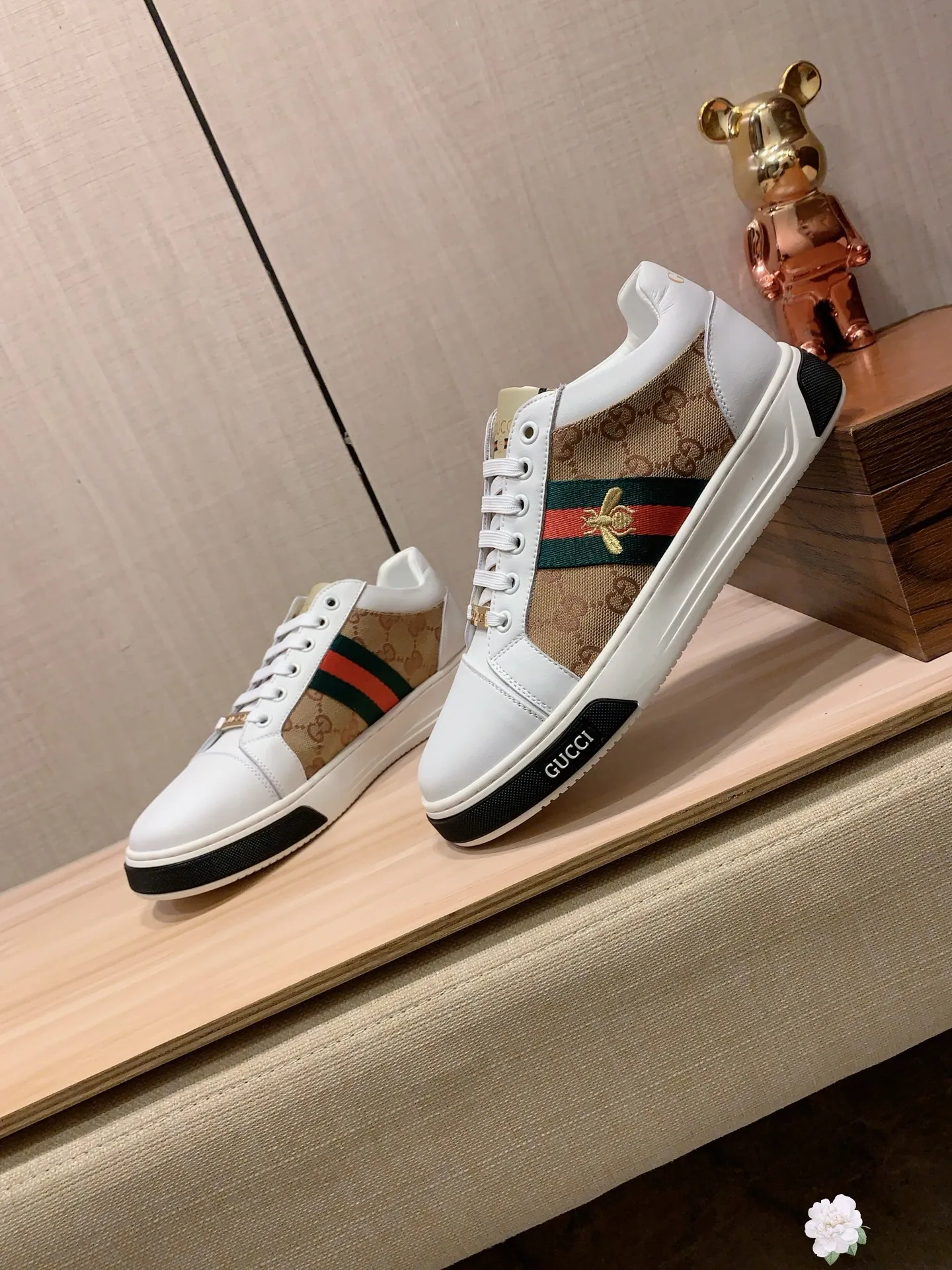 Men's Men's Shoes💰420💰💰🎩🎩[Lightning][Lightning] "Gucci*" The latest and most popular casual shoes, top brand [seduce] luxury ~ purchasing agency, top ~ quality. [Strong] The upper is made of imported breathable cowhide with material ➕ breathable sheepskin feet (•) and fine workmanship. The original stylish and stylish soft rubber wear-resistant and non-slip outsole is light and comfortable on the feet. The real thing looks better when photographed in person. 0099: code: 38-44, 2️⃣ colors selected